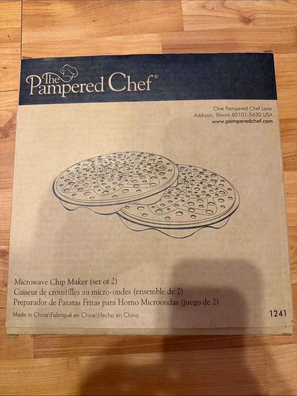 The Pampered Chef Microwave Chip Maker - Tan and Black Packaging
